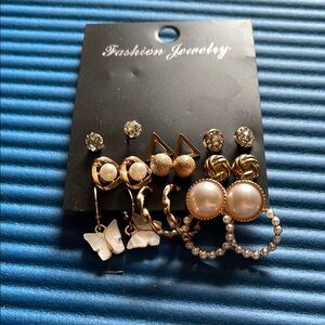Elegant Gold and Pearl Earring Set